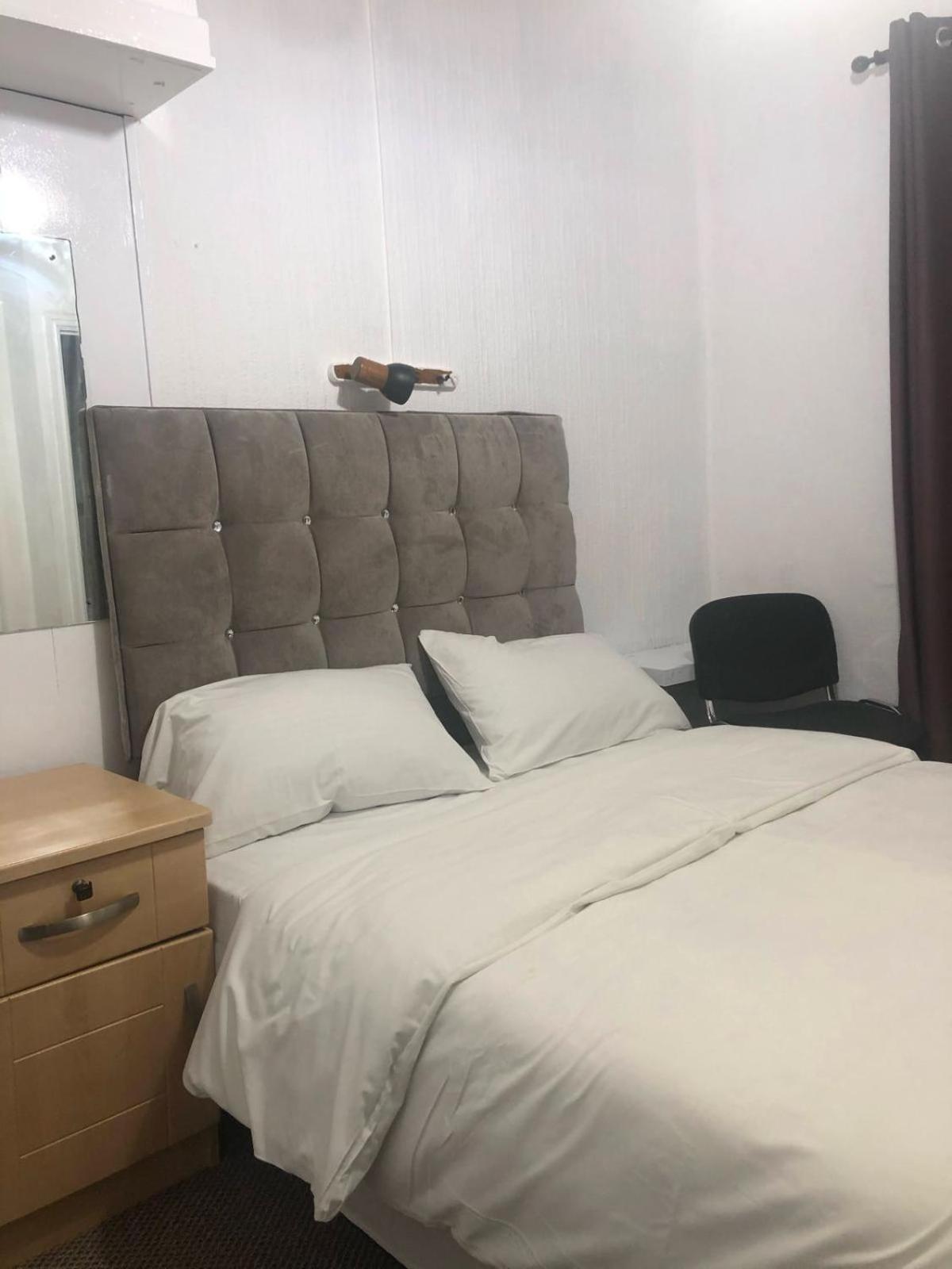 Saji Hotel Ίλφορντ Εξωτερικό φωτογραφία