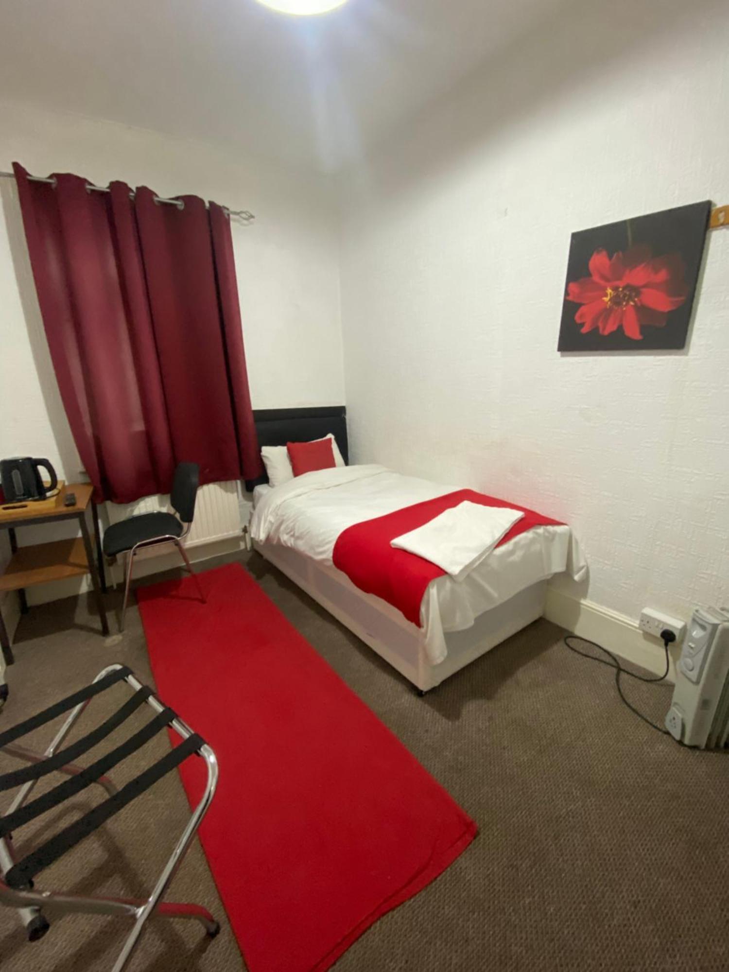 Saji Hotel Ίλφορντ Εξωτερικό φωτογραφία