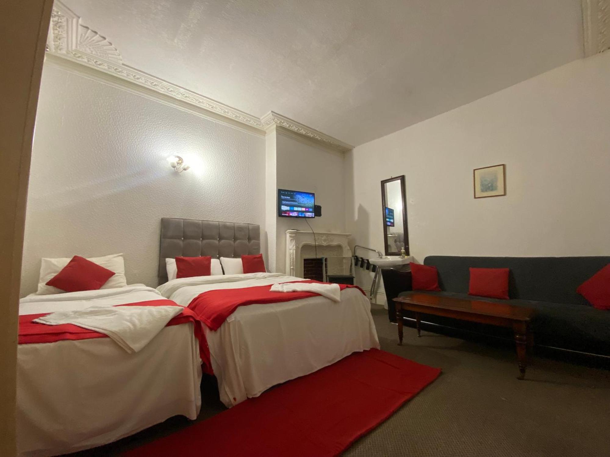 Saji Hotel Ίλφορντ Εξωτερικό φωτογραφία